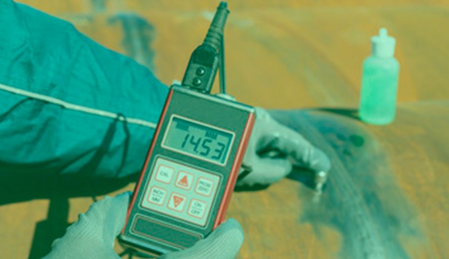 TECHNICIAN-ULTRAIS-MEASURING-THICKNESS-COPPER-MINE-BHP-PIPE TECHNICIAN-ULTRAIS-MEASURING-THICKNESS-COPPER-MINE-BHP-PIPE